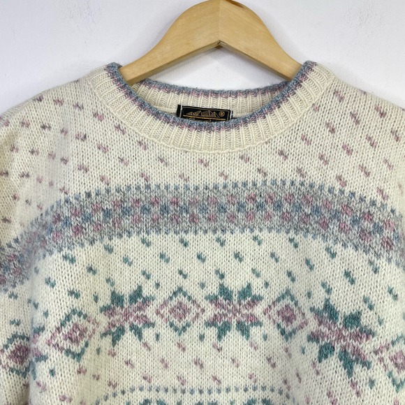 Eddie Bauer Cream Patterned Crew Neck Sweater - Picture 2 of 11